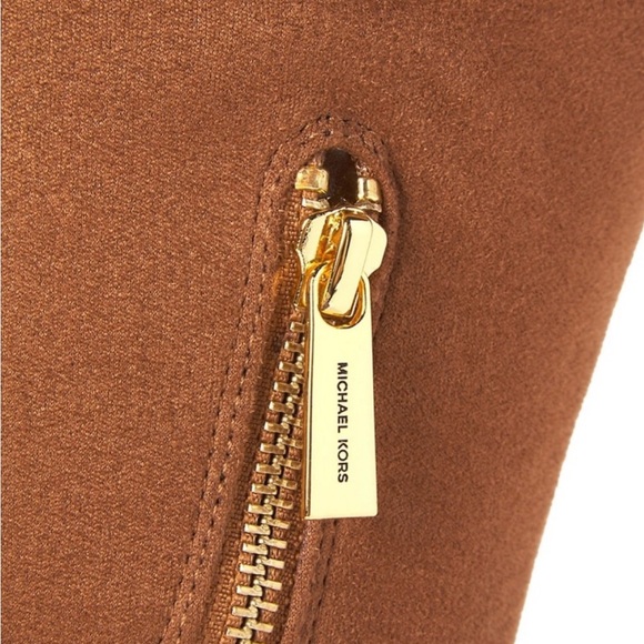 Michael Kors Over-The-Knee Boot
Size 7 - Picture 5 of 9